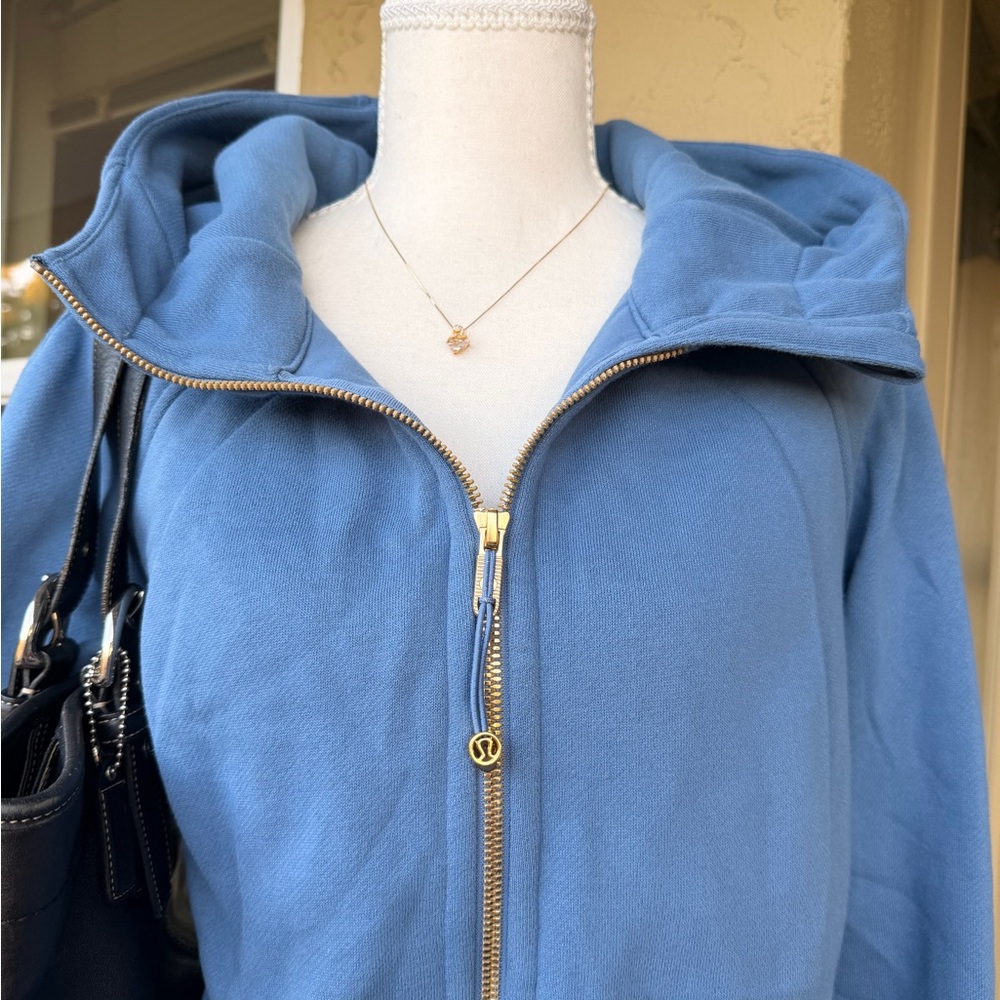lululemon athletica Blue Jacket With a gold zipper - Picture 5 of 8